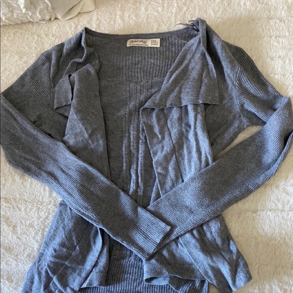 Cardigan, grey color. Just never wear it - Picture 2 of 2